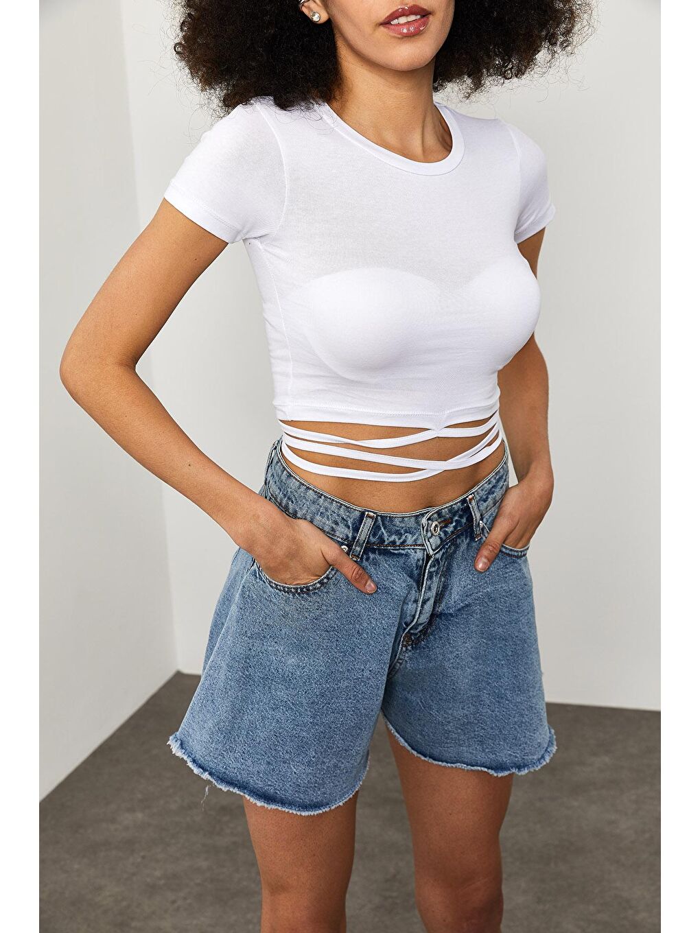 Beyaz Bağcıklı Tişört 1YZK2-11757-01-1