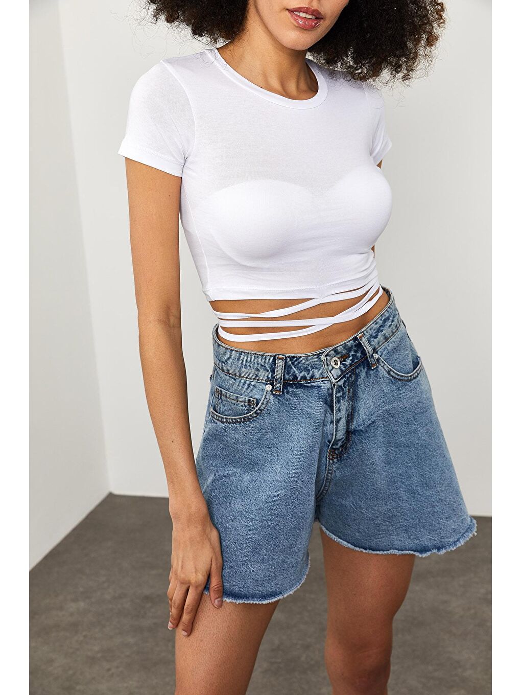 Beyaz Bağcıklı Tişört 1YZK2-11757-01-2