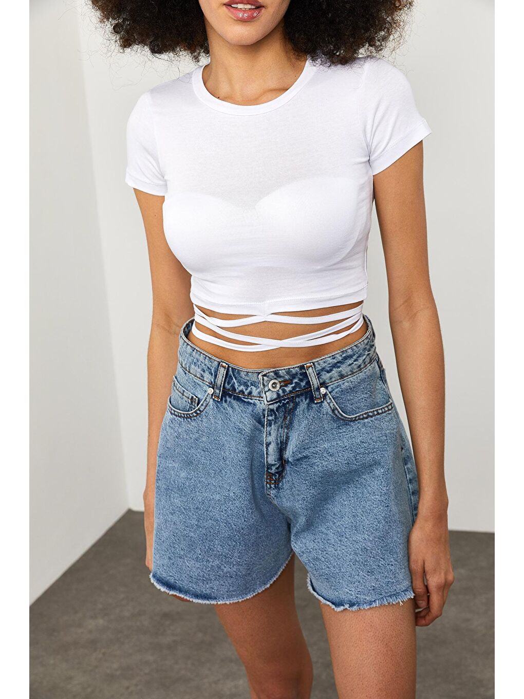 Beyaz Bağcıklı Tişört 1YZK2-11757-01-3