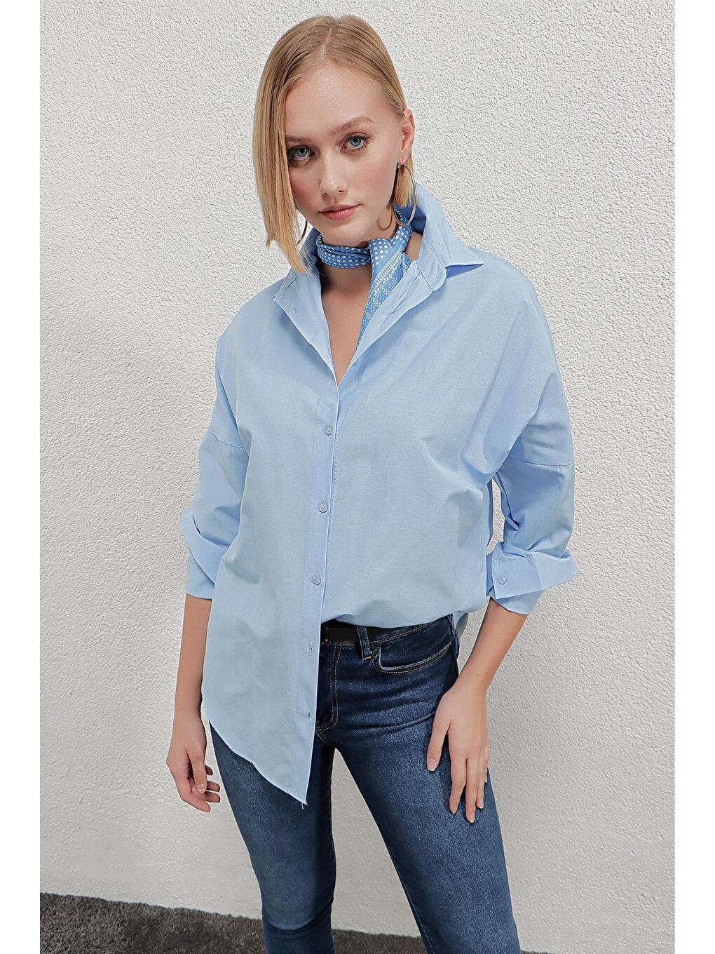 Kadın Gök Mavi Oversize Uzun Basic Gömlek HZL22W-BD139001-1