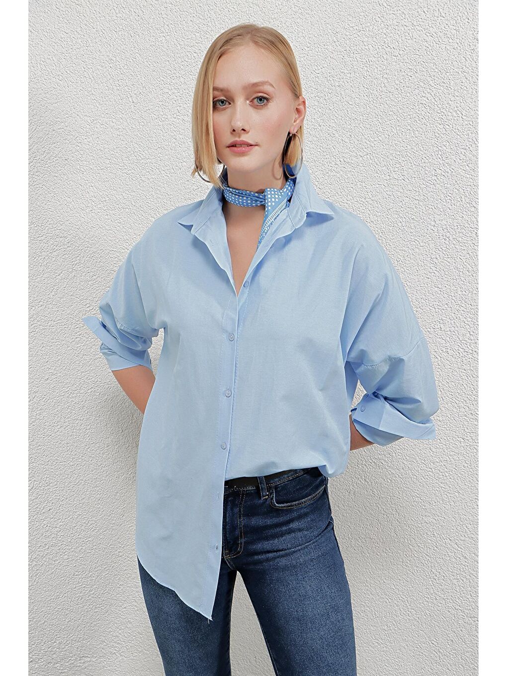 Kadın Gök Mavi Oversize Uzun Basic Gömlek HZL22W-BD139001-2