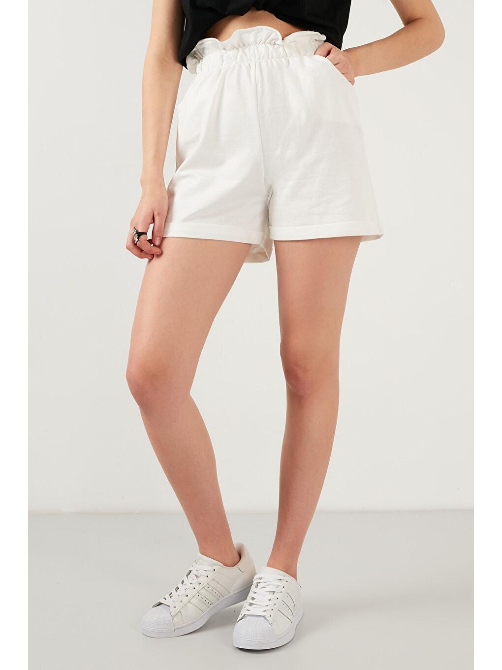 Ekru Beli Lastikli Cepli Şort 5863880-3