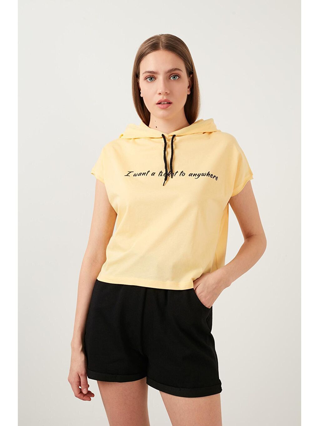 Sarı Yazı Baskılı Kapüşonlu % 100 Pamuk Tişört-2