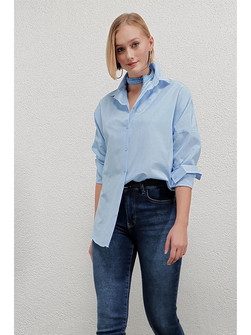 Kadın Gök Mavi Oversize Uzun Basic Gömlek HZL22W-BD139001-4