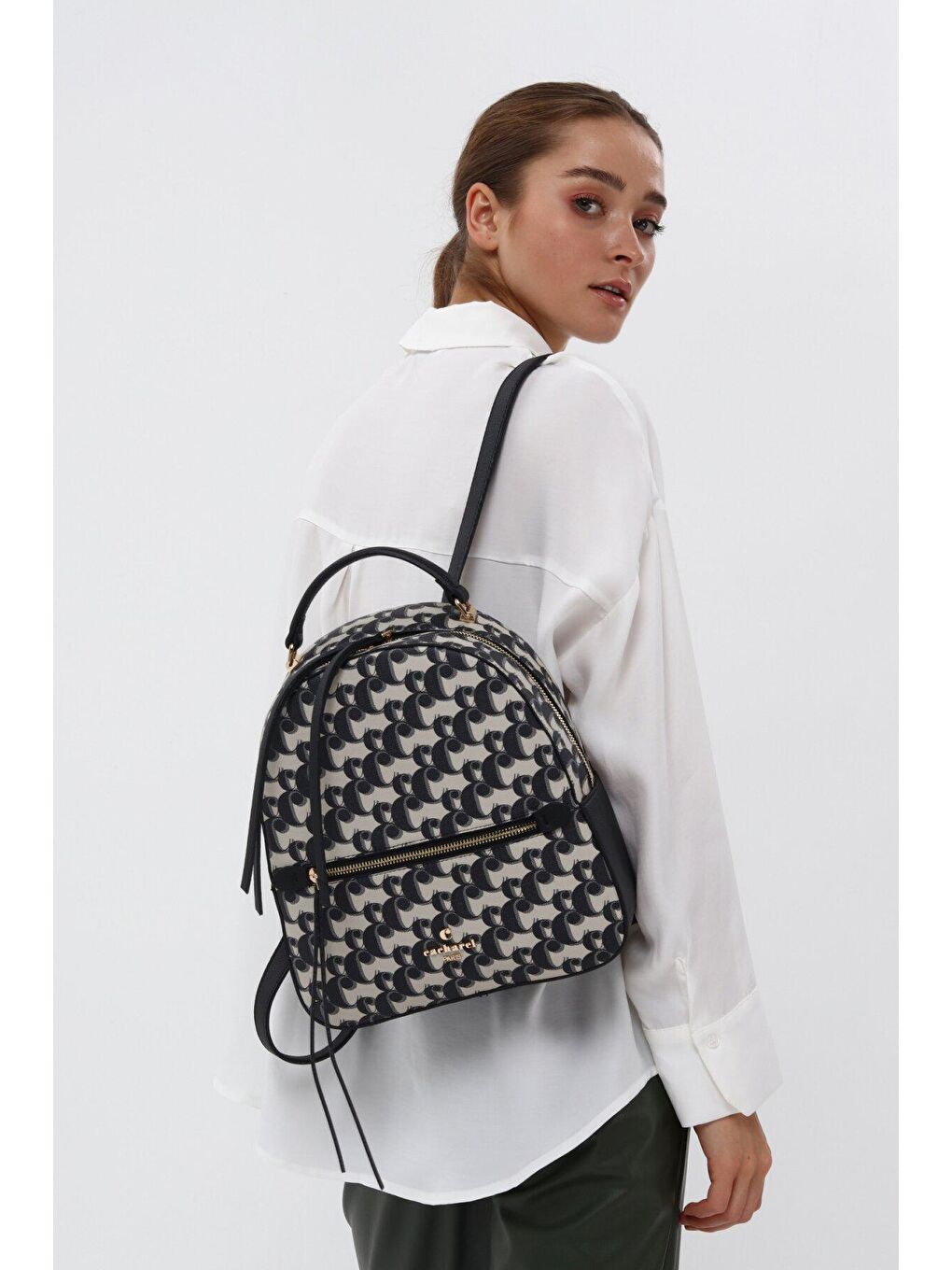 Siyah Kadın Desenli Sırt Çantası