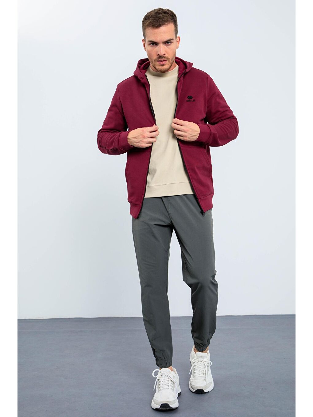 Bordo Erguvan Basic Kapüşonlu Rahat Form Nakış Detaylı  Erkek Fermuarlı Sweatshirt Hırka - 88035-3