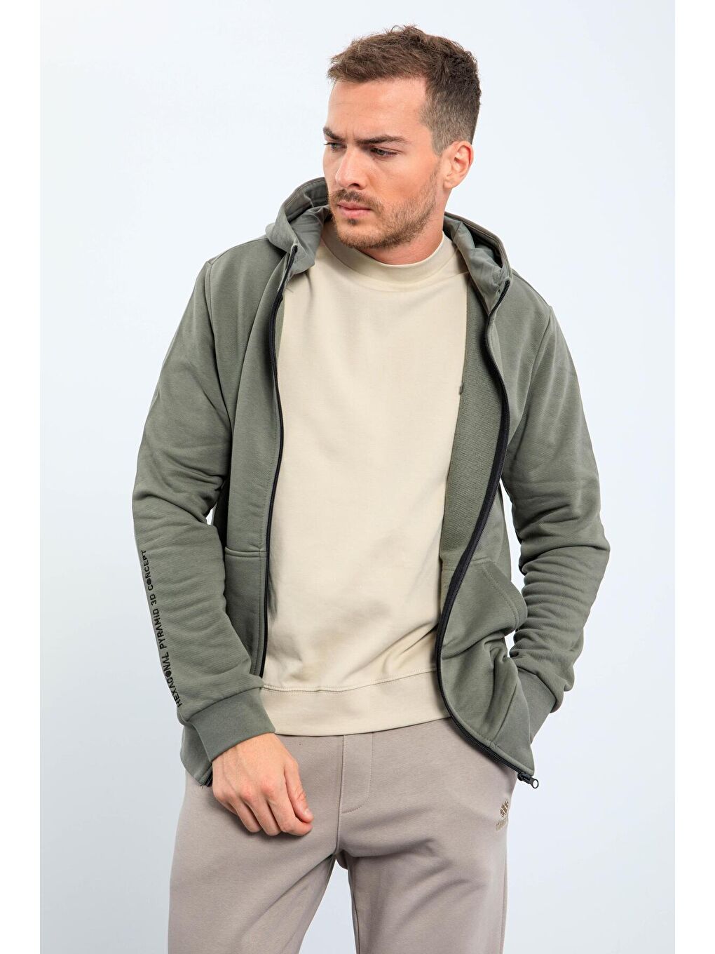 Haki Çağla Basic Kapüşonlu Rahat Form Nakış Detaylı  Erkek Fermuarlı Sweatshirt Hırka - 88035