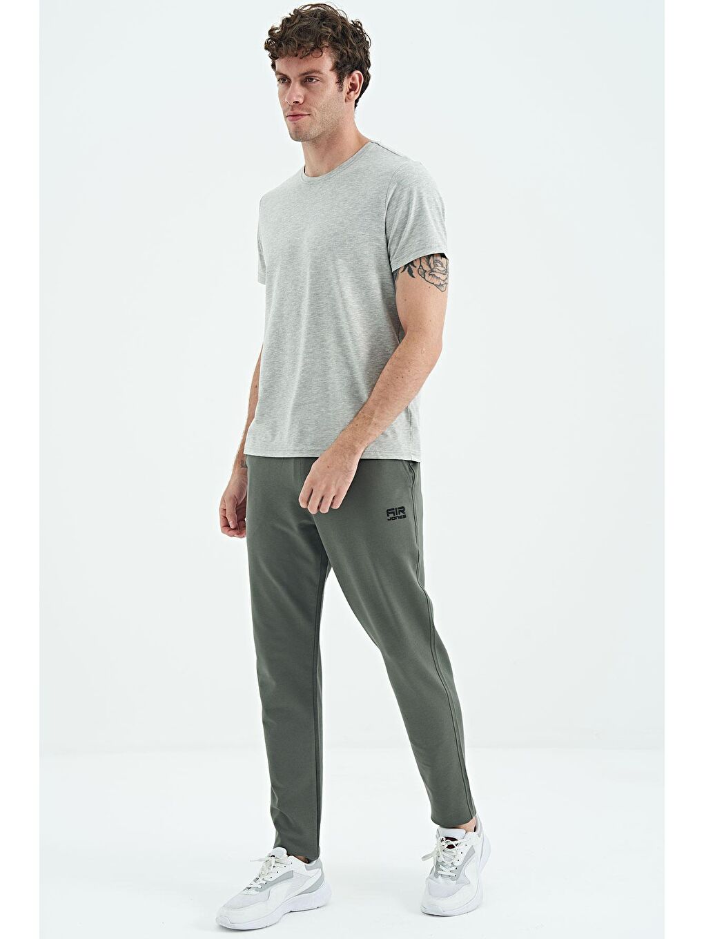 Yeşil Çağla Logo Nakışlı Cep Detaylı Dar Paça Erkek Eşofman Alt - 84910-4