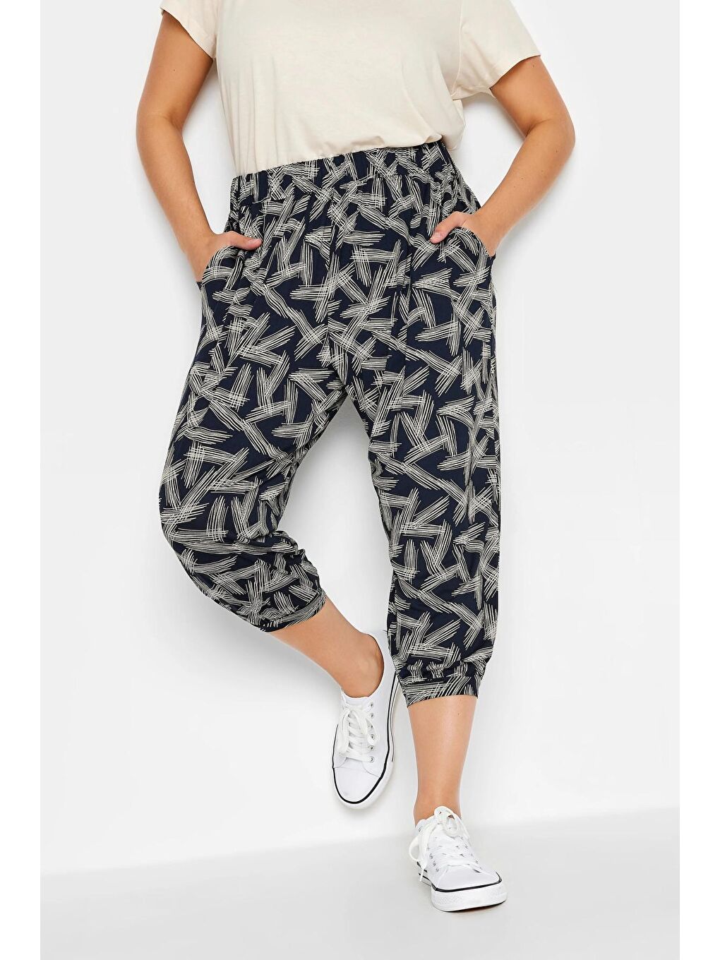 Lacivert Büyük Beden Dar Paça Desenli Cepli Havuç Kesim Elastanlı Pantolon 302449-1