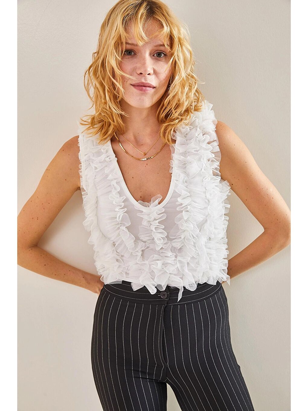 Beyaz Kadın Tül Desenli Çıtçıtlı Zıbın-3