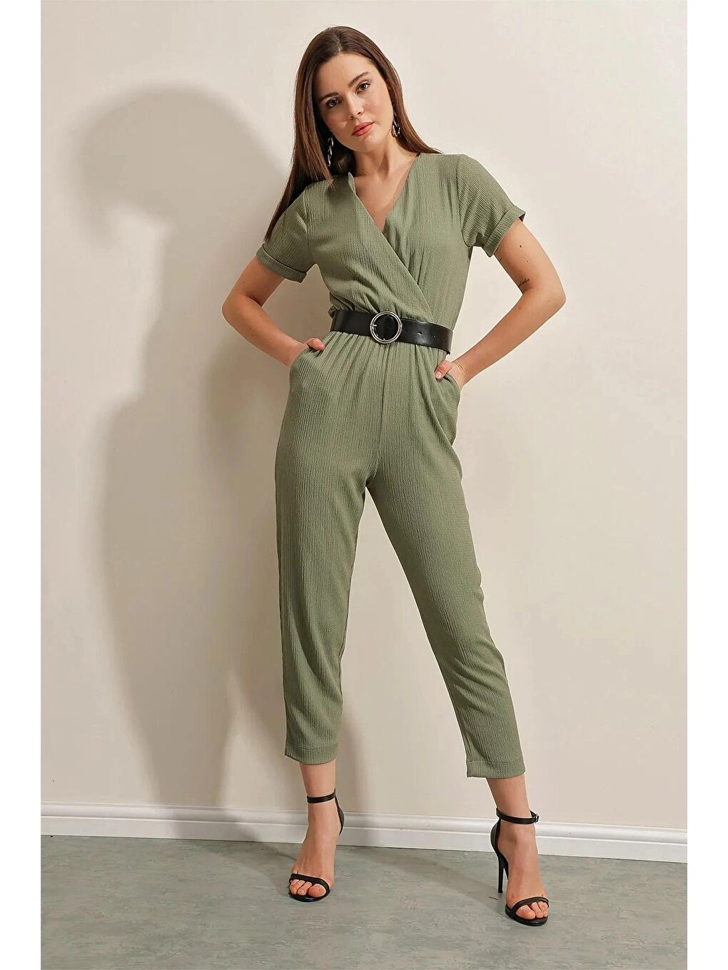 Haki Kısa Kol Kruvaze Yaka Kemerli Tulum