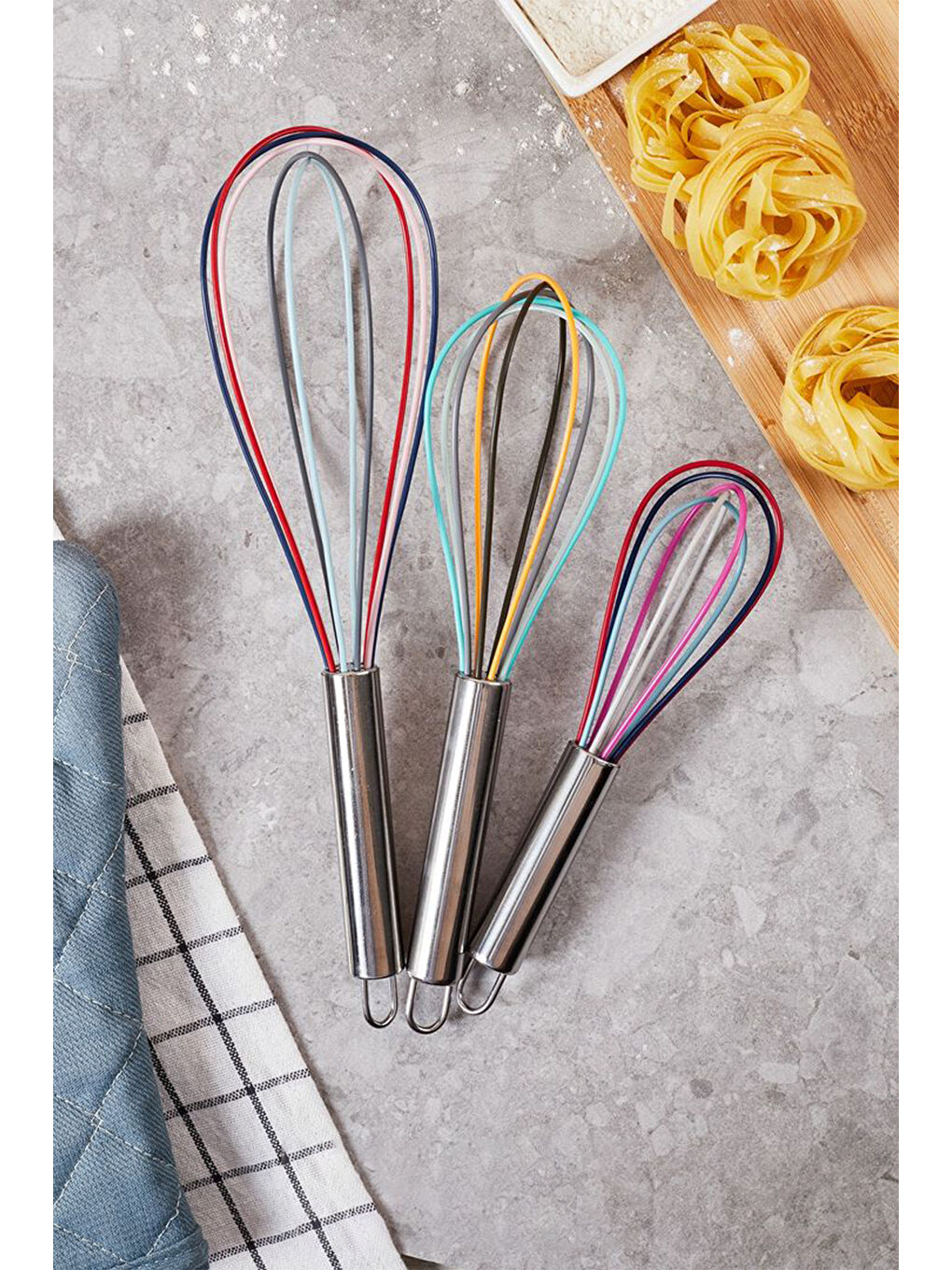 Beyaz 15398 3'lü Çırpıcı Seti - Metal Saplı Silikon Uçlu Kendinden Askılı-1