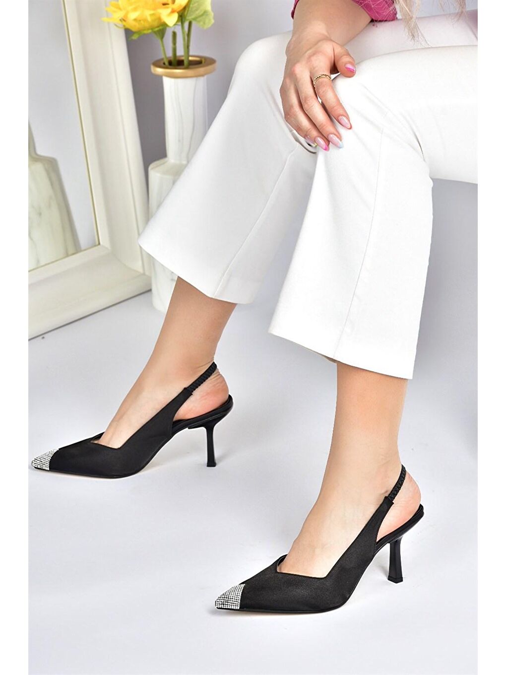 Siyah Saten Kumaş Taş Detaylı Kadın Topuklu Ayakkabı M882027604-3