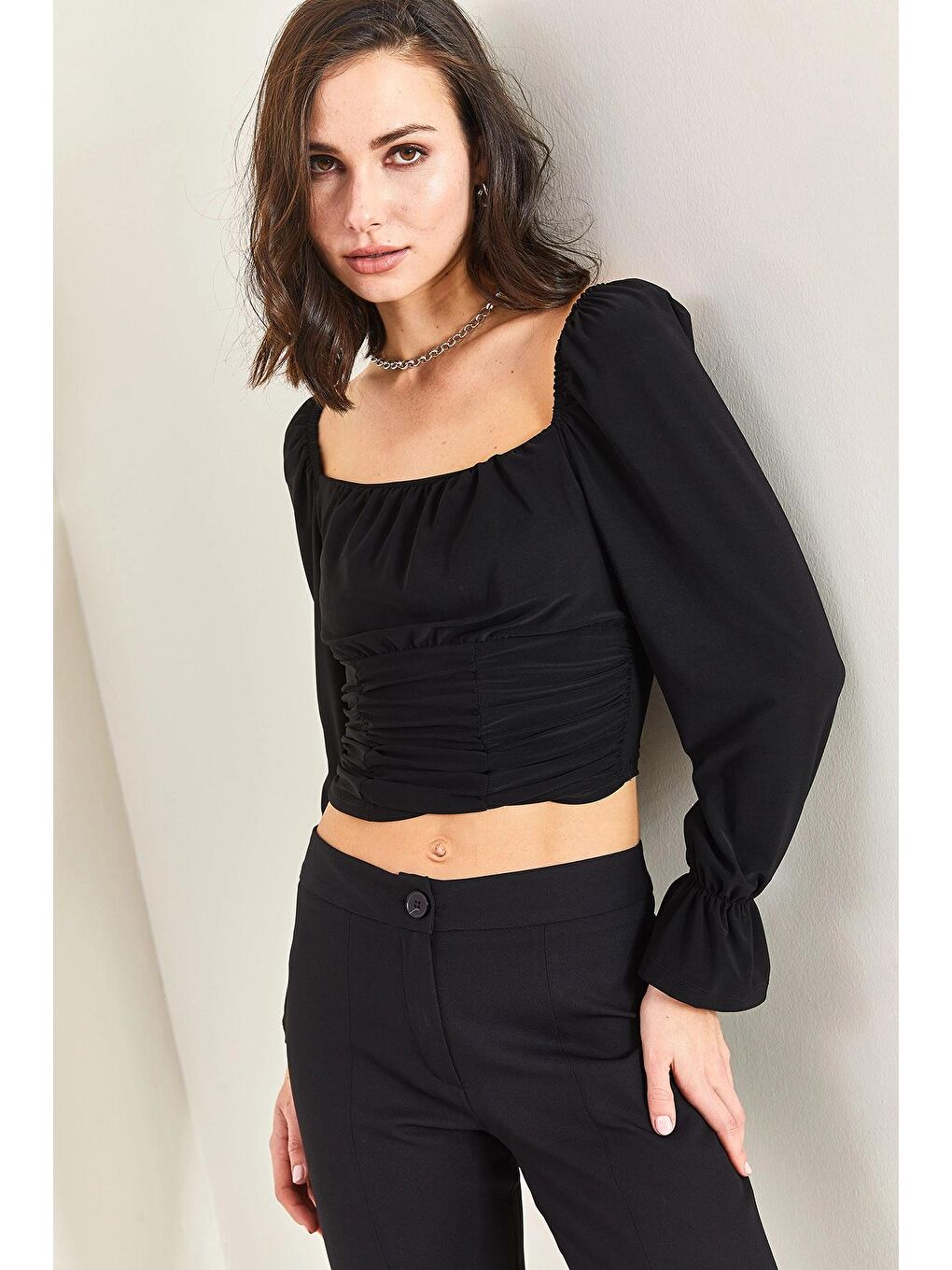 Siyah Kadın Kare Yaka Kol ve Ön Detaylı Candy Kumaş Bluz-4