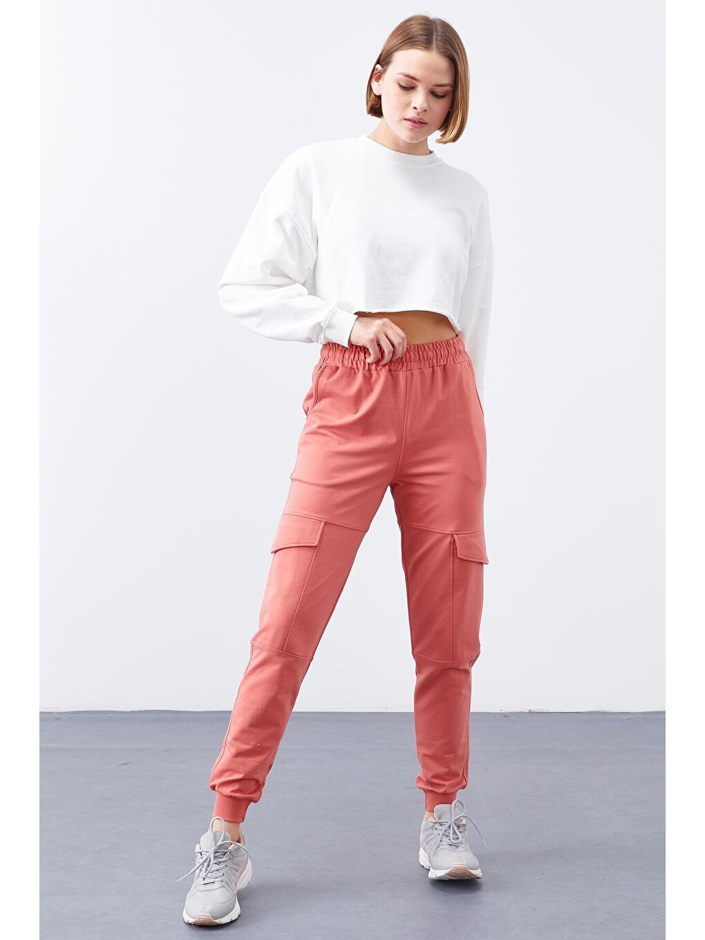 Pembe Pudra Kargo Cep Rahat Form Manşetli Kadın Eşofman Alt - 94581-4