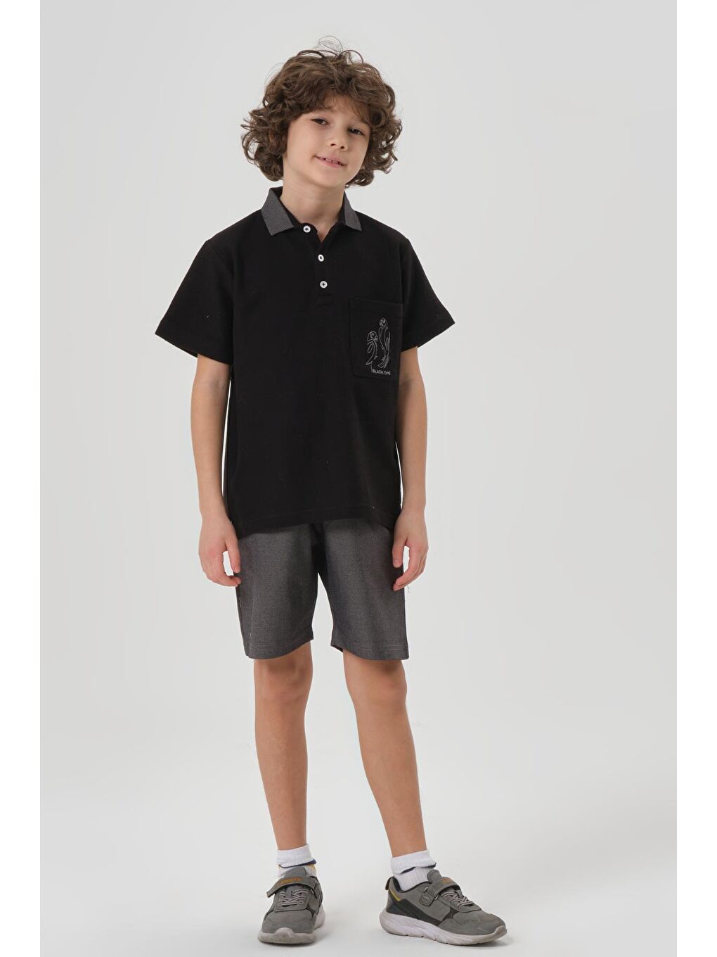 Siyah Petek Kumaştan Üst Cep Baskı Detaylı Erkek Çocuk Alt Üst Takım-1