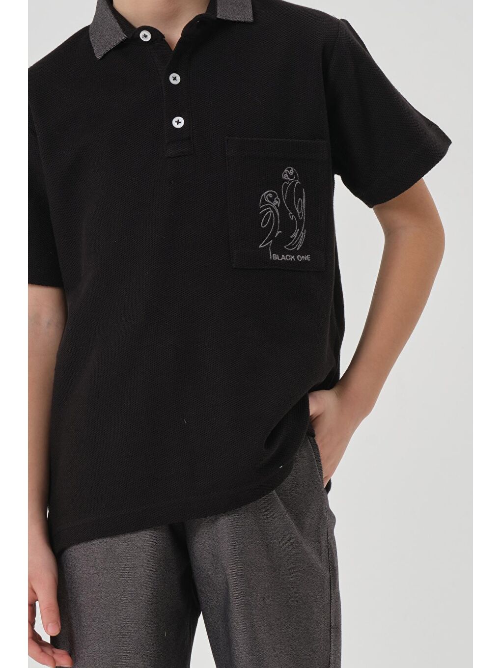 Siyah Petek Kumaştan Üst Cep Baskı Detaylı Erkek Çocuk Alt Üst Takım-3