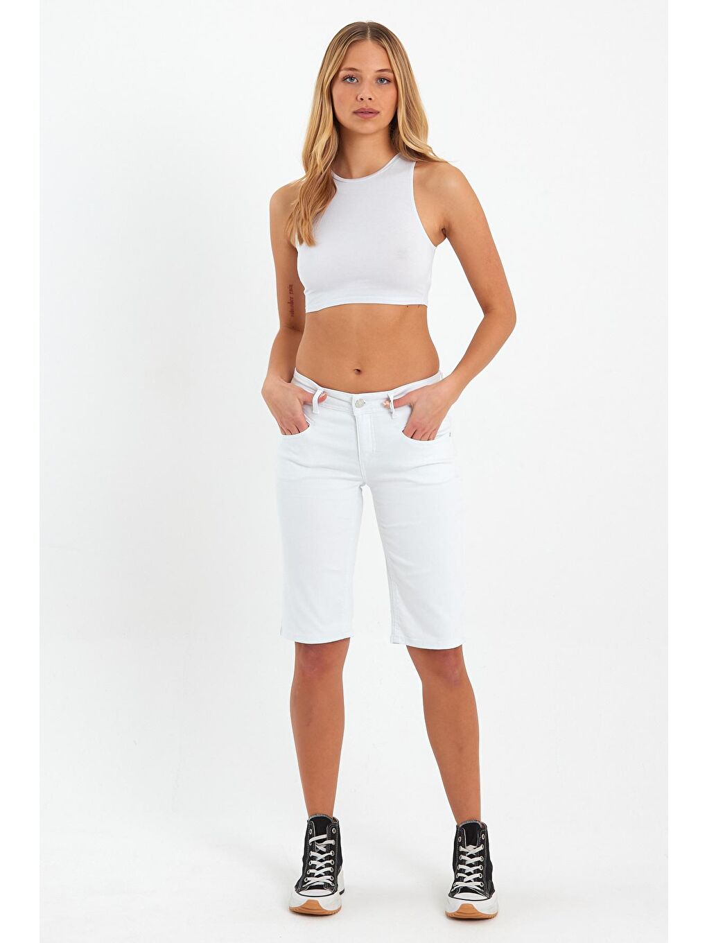 Beyaz Kadın Şort-4