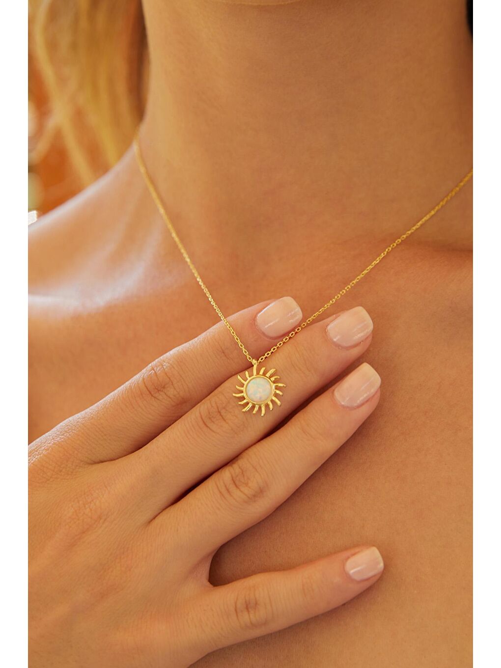 Kadın Beyaz Gold Kaplama 925 Ayar Gümüş Beyaz Opal Taşlı Güneş Kolye-2