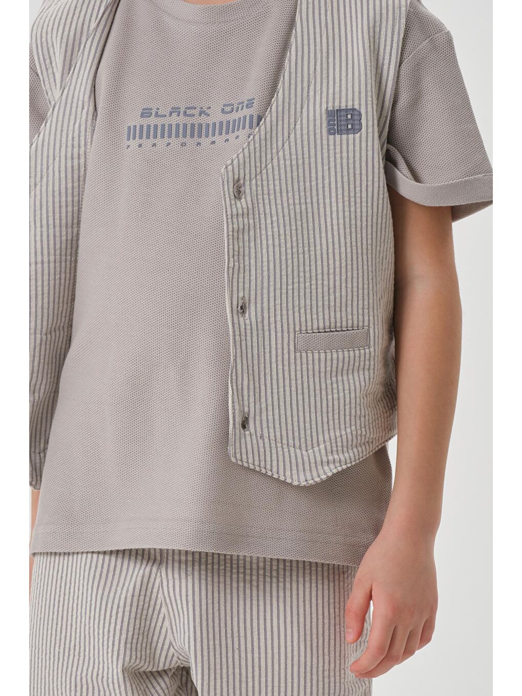 Gri Petek Kumaştan Baskı Detaylı Erkek Çocuk Alt Şort Üst Bisiklet Yaka T-shırt Yelek Takımı-3