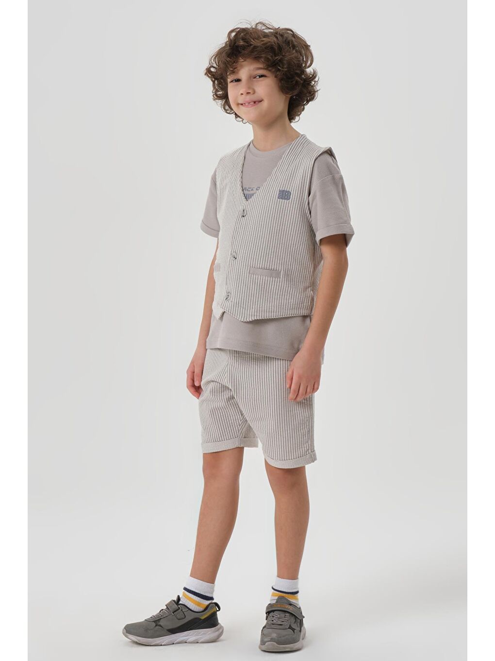 Gri Petek Kumaştan Baskı Detaylı Erkek Çocuk Alt Şort Üst Bisiklet Yaka T-shırt Yelek Takımı-4