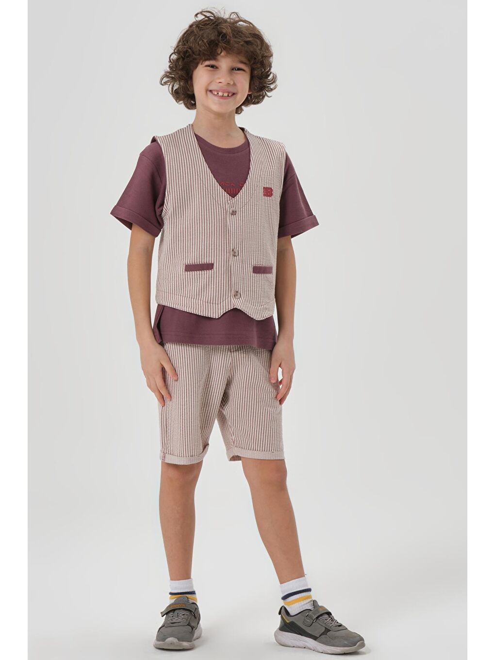 Bordo Petek Kumaştan Baskı Detaylı Erkek Çocuk Alt Şort Üst Bisiklet Yaka T-shırt Yelek Takımı-4