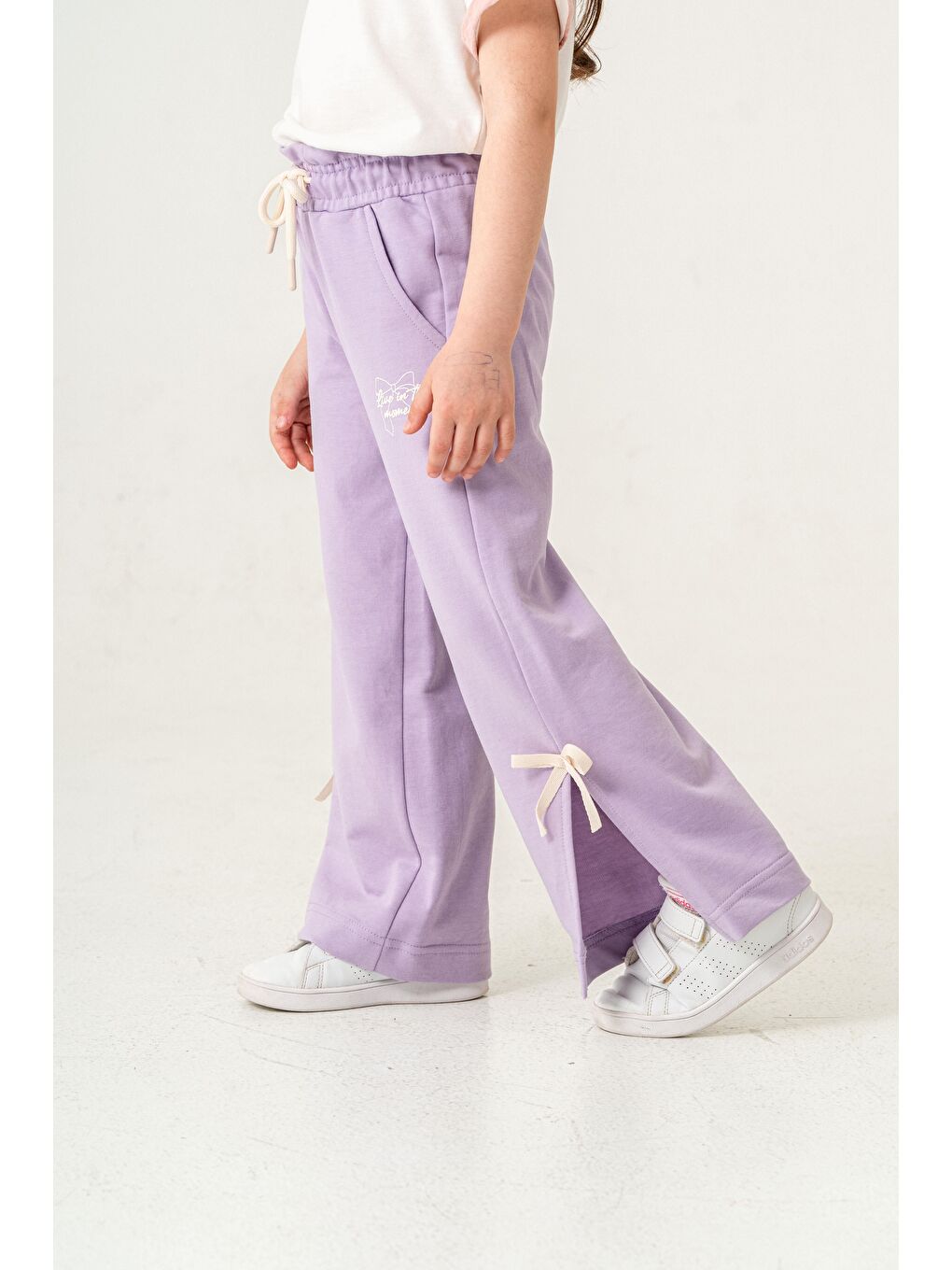 Lila Live In The Moment Baskılı Paçalar Yırtmaçlı Fiyonklu Kız Çocuk Eşofman Altı-3