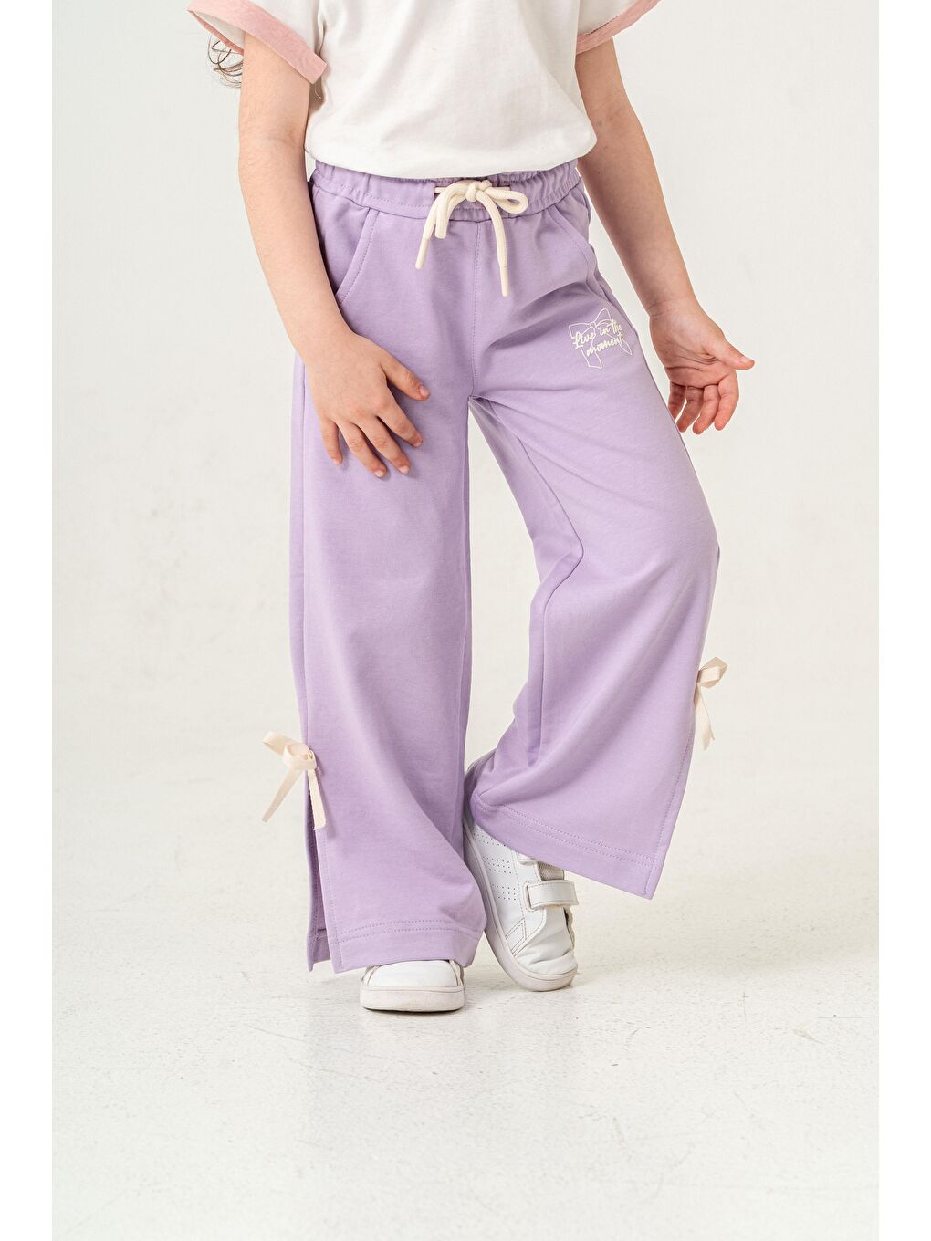 Lila Live In The Moment Baskılı Paçalar Yırtmaçlı Fiyonklu Kız Çocuk Eşofman Altı-6