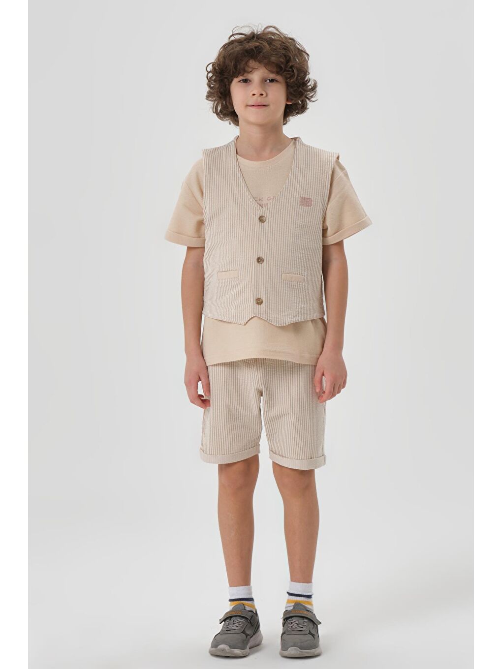 Bej Petek Kumaştan Baskı Detaylı Erkek Çocuk Alt Şort Üst Bisiklet Yaka T-shırt Yelek Takımı