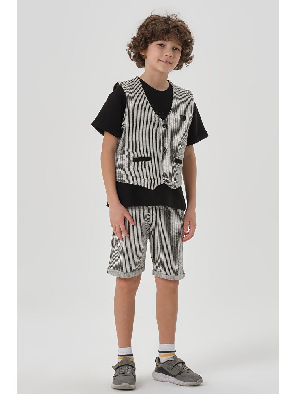 Siyah Petek Kumaştan Baskı Detaylı Erkek Çocuk Alt Şort Üst Bisiklet Yaka T-shırt Yelek Takımı-3