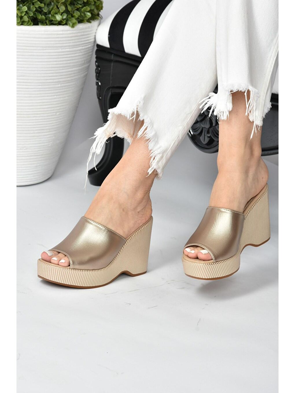 Fox Shoes Sari K250101509 Altın Kadın Terlik - 1