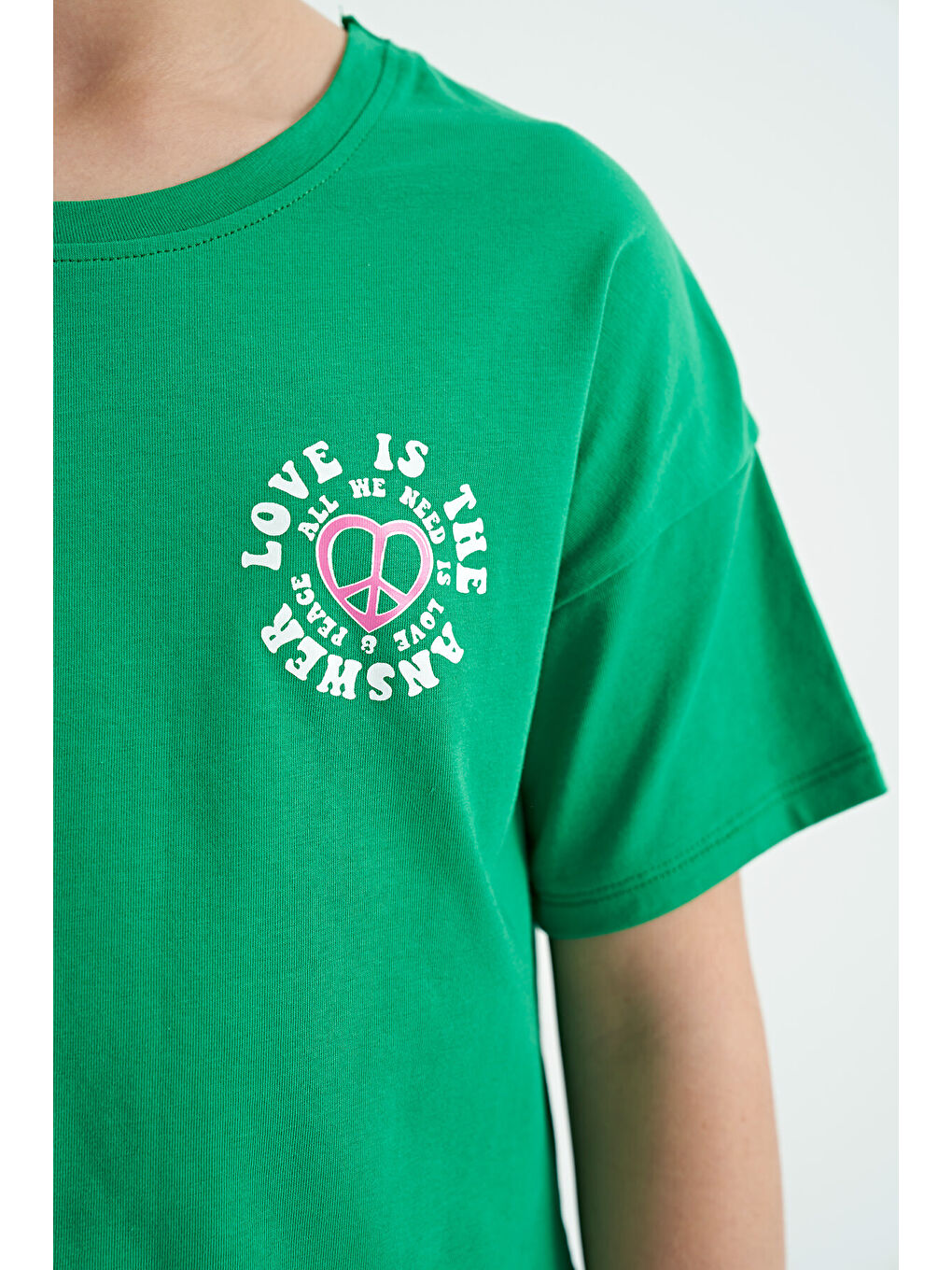 Yeşil Ön Arka Baskılı O Yaka Düşük Omuz Oversize Kısa Kollu Kız Çocuk Tişört - 75126-9