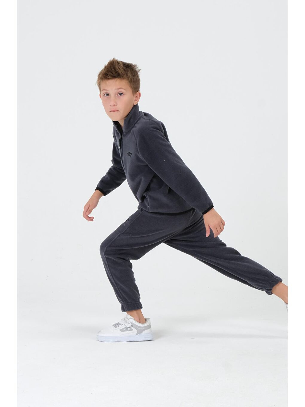 Gri Erkek Çocuk Polar Kumaş Takım-4