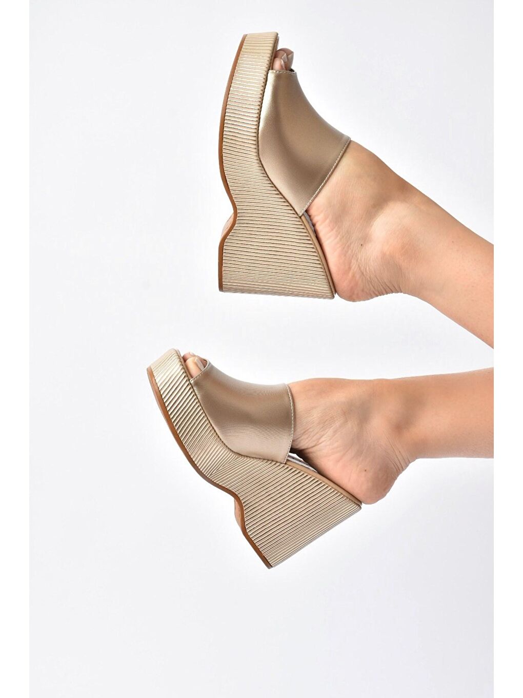 Fox Shoes Sari K250101509 Altın Kadın Terlik - 4