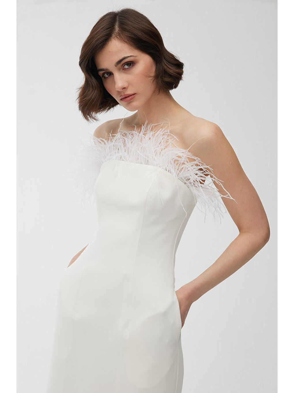 Straplez Tüy Detaylı Abiye Elbise Ekru-2