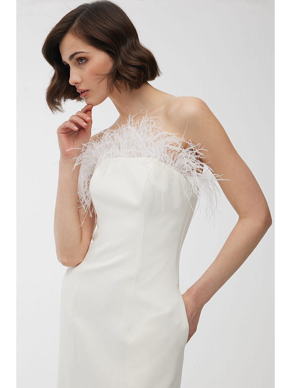 Straplez Tüy Detaylı Abiye Elbise Ekru-3