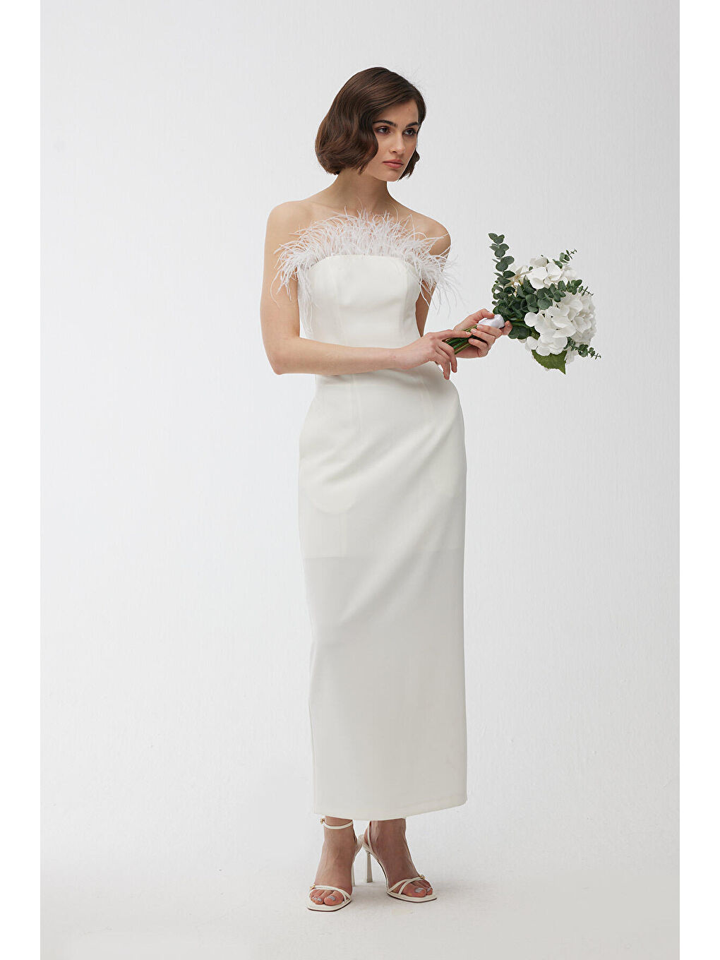 Straplez Tüy Detaylı Abiye Elbise Ekru-4