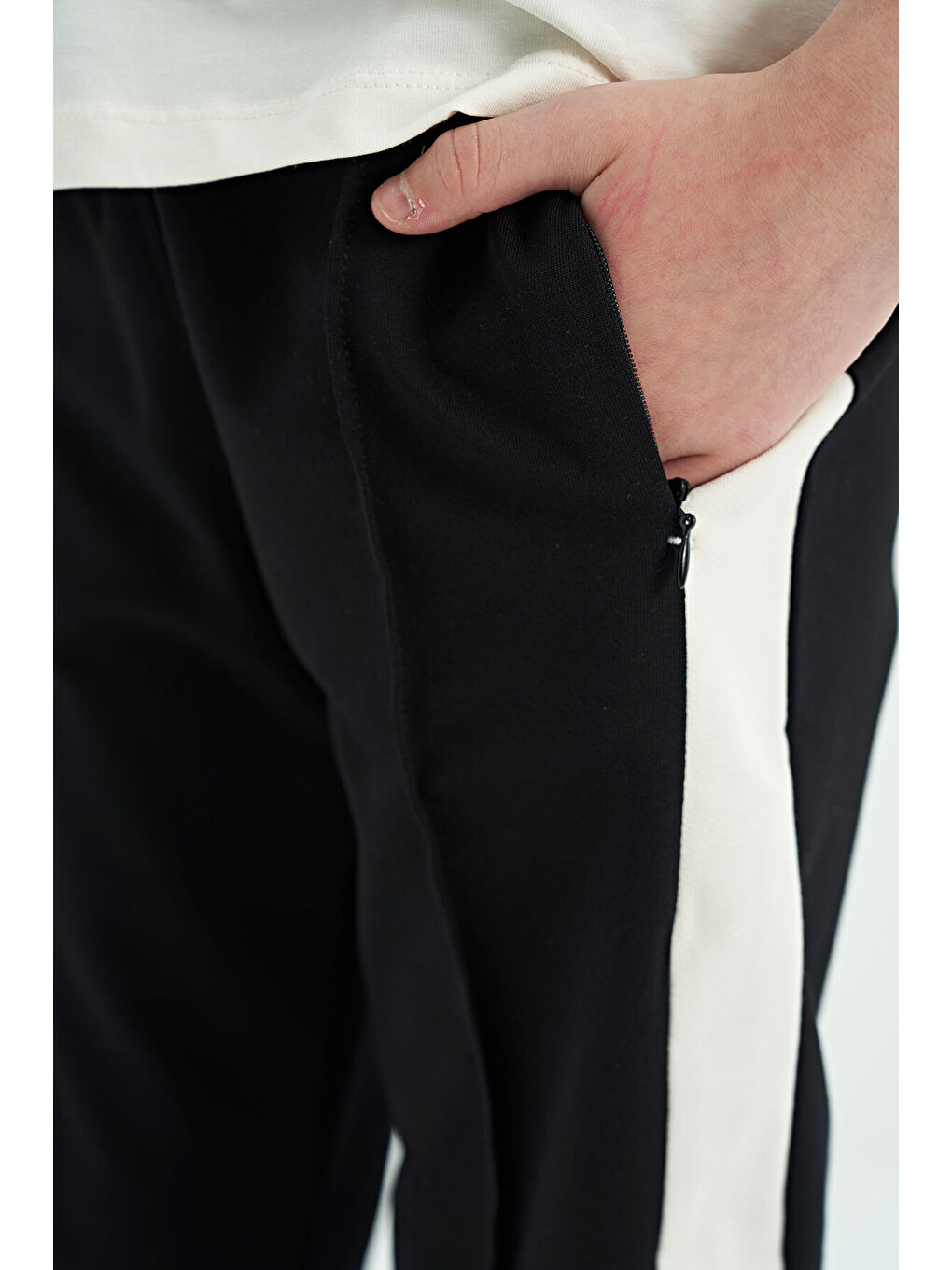 Siyah Yan Bantlı Gizli Fermuar Cep Detaylı Jogger Kız Çocuk Eşofman Alt - 75122-3