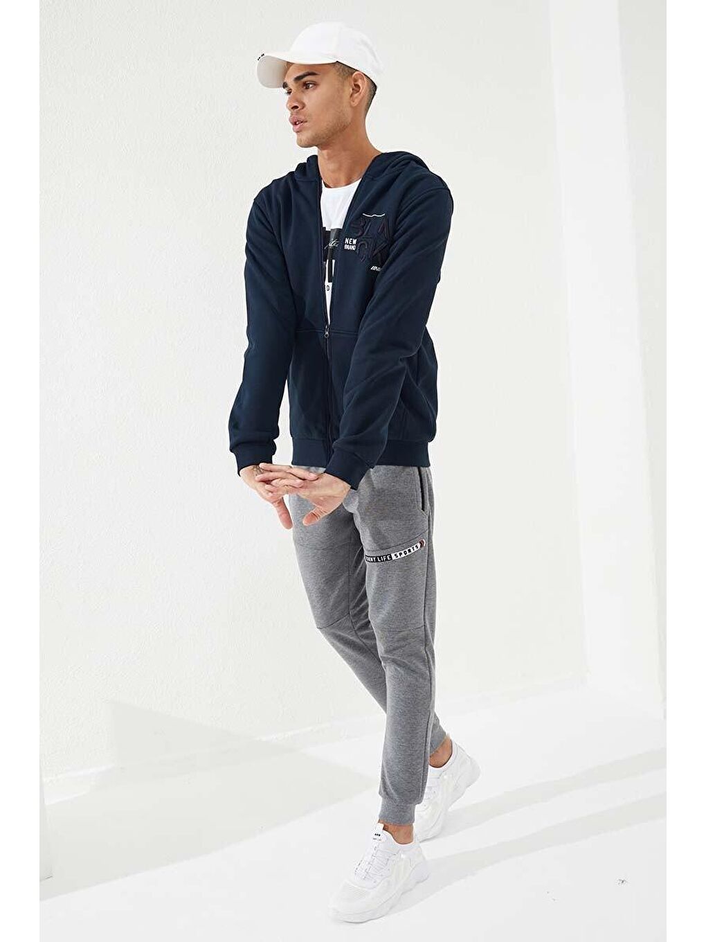 Lacivert  Kanguru Cep Standart Kalıp Kapüşonlu Erkek Fermuarlı Sweatshirt Hırka - 87876-4