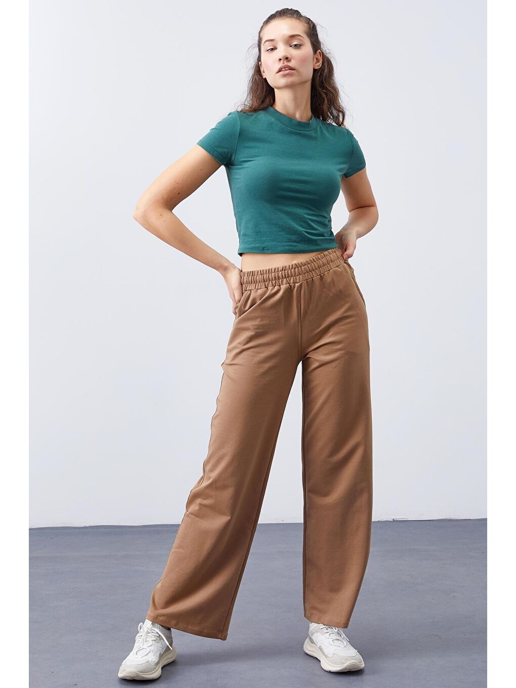 Kahverengi Toprak Yüksek Bel Cepli Rahat Form Geniş Paça Kadın Eşofman Alt - 94567-2