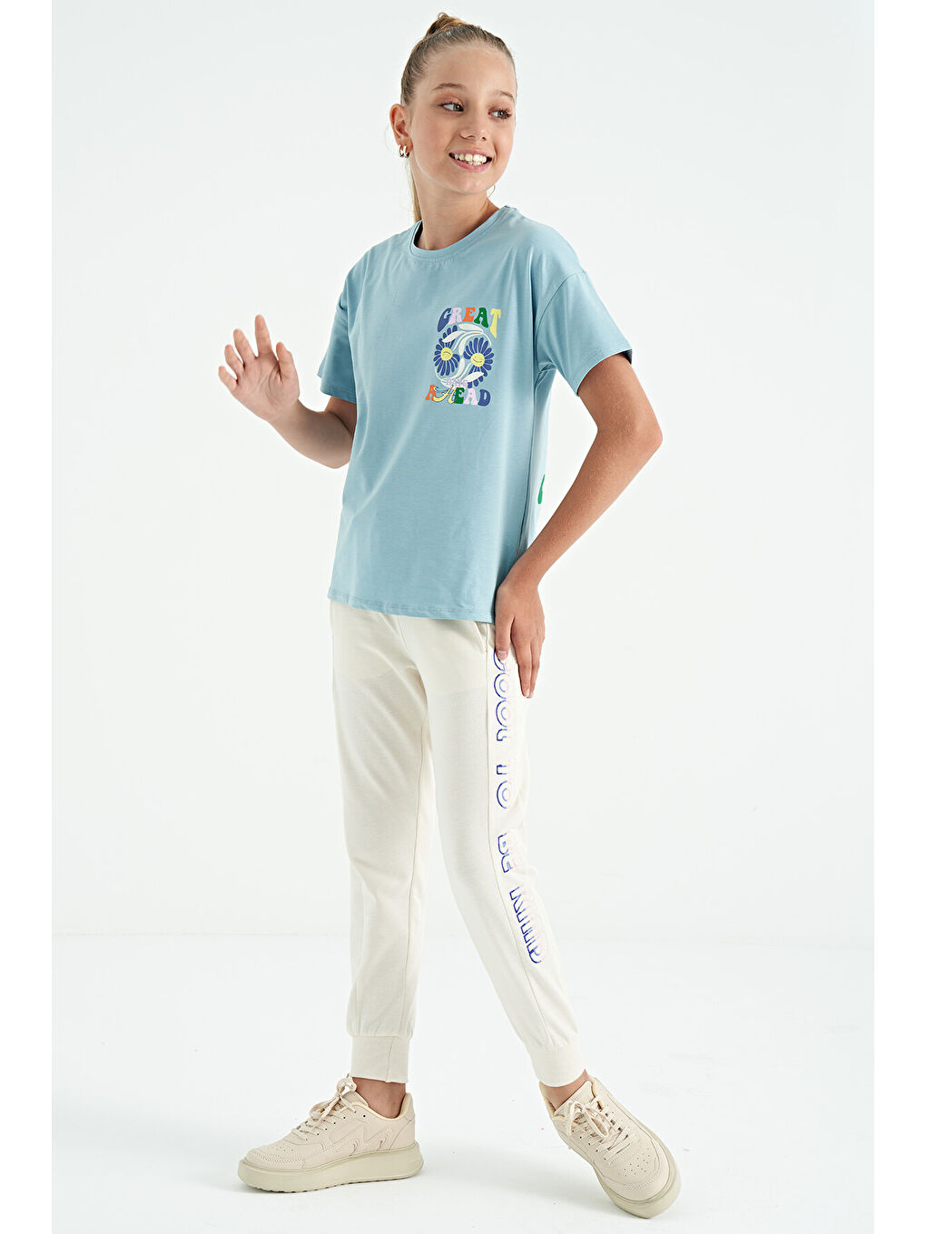 Açık Mavi Ön Arka Çok Renkli Baskılı Oversize Kısa Kollu Kız Çocuk Tişört - 75117-3