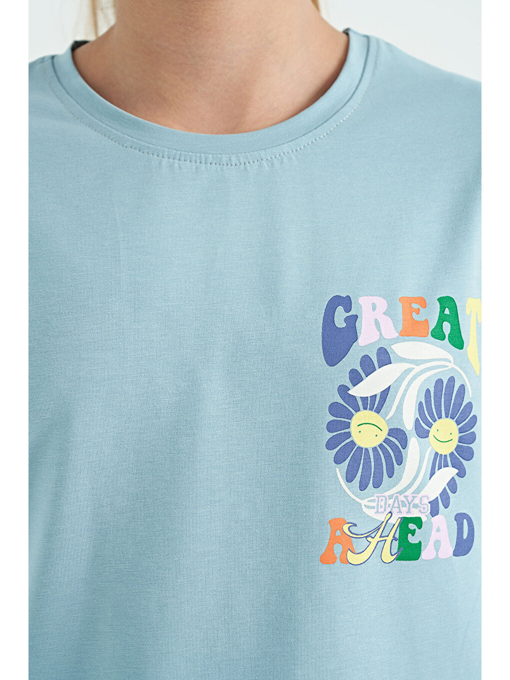 Açık Mavi Ön Arka Çok Renkli Baskılı Oversize Kısa Kollu Kız Çocuk Tişört - 75117-4