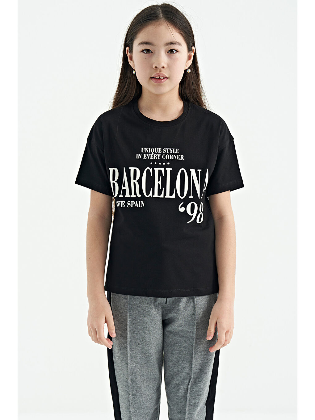 Siyah O Yaka Yazı Baskılı Düşük Omuz Oversize Kız Çocuk Tişört - 75115-5