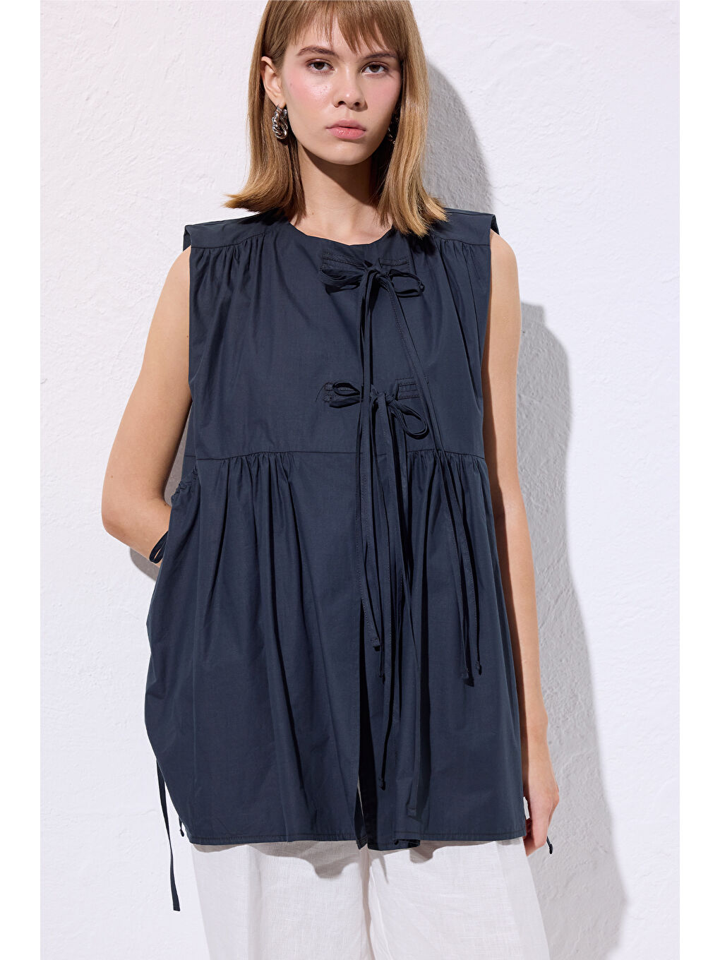 Bağcık Detaylı Yelek Lacivert-3