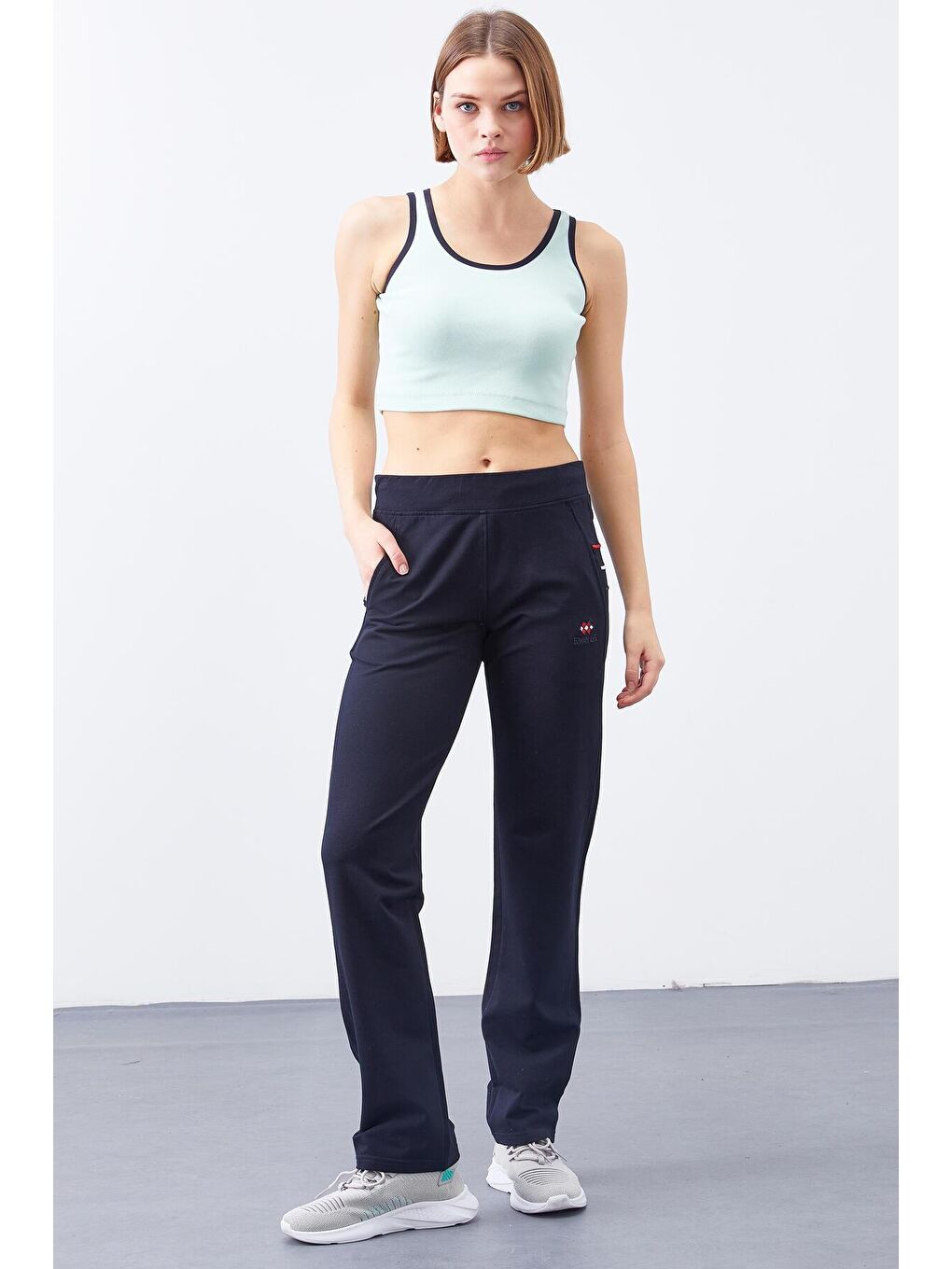 Lacivert Nakışlı Şerit Cepli Rahat Form Klasik Paça Kadın Eşofman Alt - 94187-2