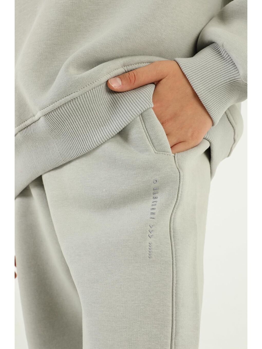 Gri Kapüşonlu Kargo Cepli Kalın Kız Çocuk Eşofman Takımı-4