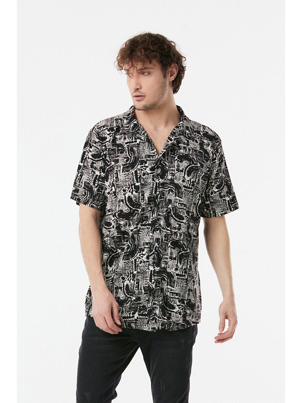 Siyah Desenli  Kısa Kollu Oversize Gömlek-3