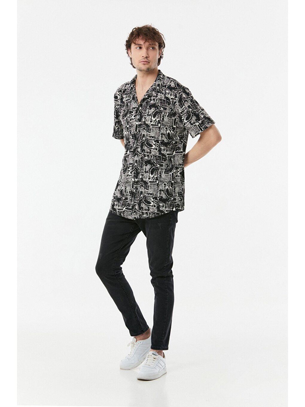 Siyah Desenli  Kısa Kollu Oversize Gömlek-4