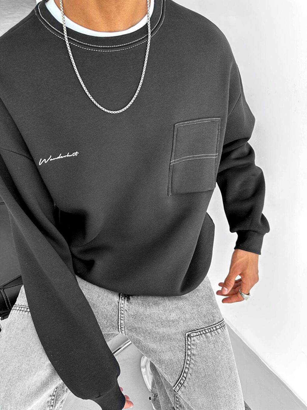 Oversize Cep Detaylı Sweatshirt Siyah