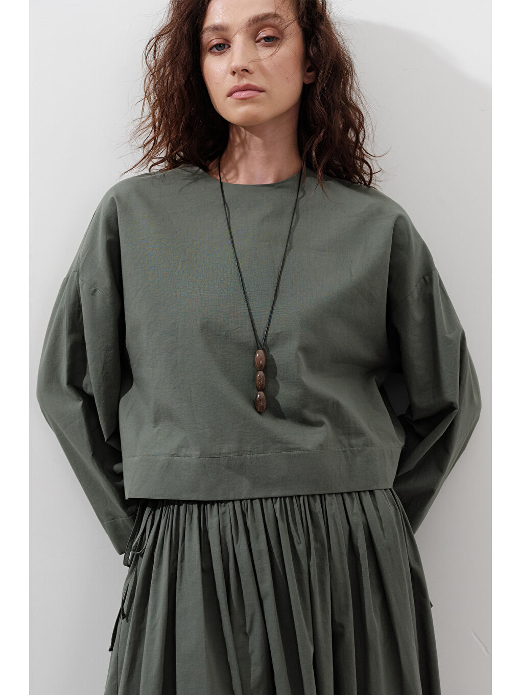 Pamuklu Crop Uzun Kol Bluz Çam Yeşili-5